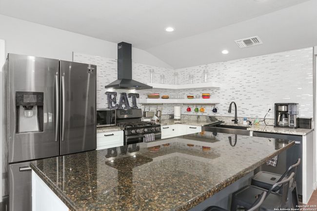 232 Victor St, House other with 4 bedrooms, 3 bathrooms and null parking in San Antonio TX | Image 7