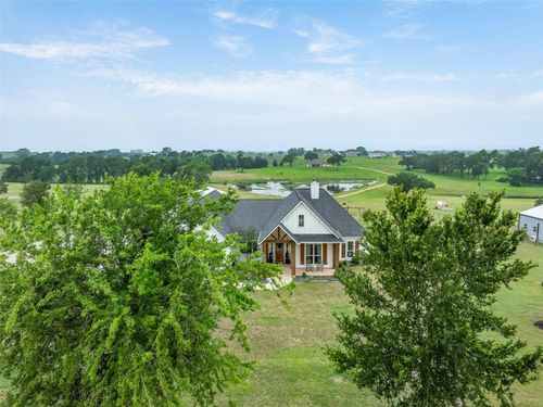 9075 Loop Rd, Bellville, TX, 77418-4697 | Card Image