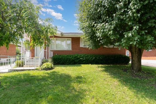 3677 Ripplegrove Dr, Colerain Twp, OH, 45251-2417 | Card Image