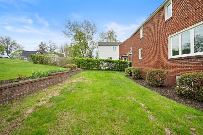 2308 Lambeth Dr, House other with 3 bedrooms, 1 bathrooms and 1 parking in Upper St. Clair PA | Image 20