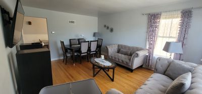 2N - 9014 Bronx Avenue, Condo with 2 bedrooms, 1 bathrooms and 1 parking in Skokie IL | Image 2