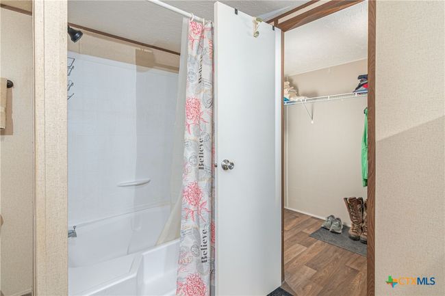 2105 Fm 1104, House other with 3 bedrooms, 2 bathrooms and null parking in Kingsbury TX | Image 25