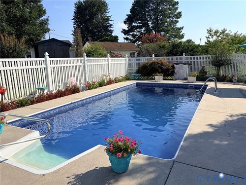 201 Cloverhill Ave, Colonial Heights, VA, 23834-1503 | Card Image