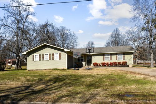 513 E Kirk St, Hugo, OK, 74743-3847 | Card Image