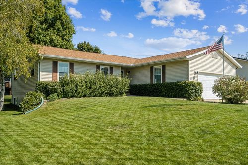 1606 Breca Ridge Dr, Anamosa, IA, 52205-2105 | Card Image