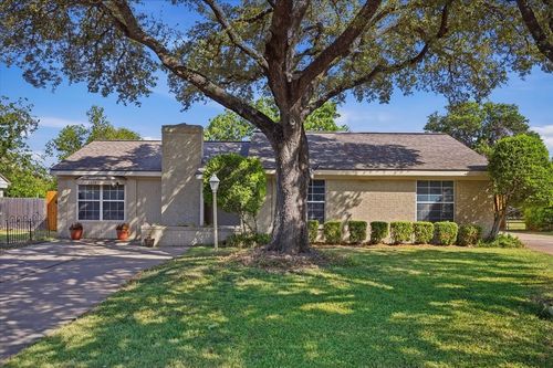 3520 South Dr, Fort Worth, TX, 76109-4511 | Card Image