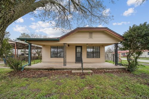 205 Baltimore, Allen, OK, 74825-9437 | Card Image