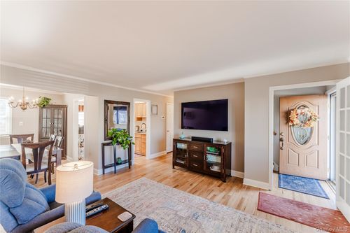 14 Cypress St, Farmingdale, NY, 11735-5309 | Card Image