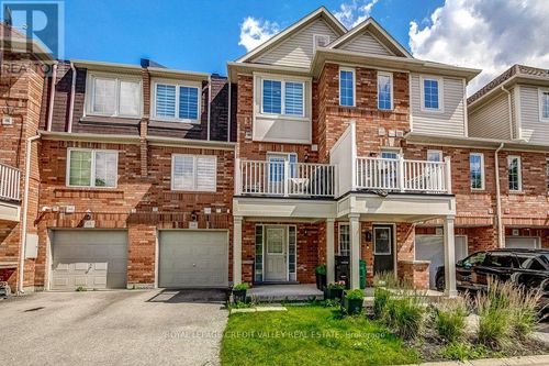 66-71 Garth Massey Dr, Cambridge, ON, N1T2G8 | Card Image
