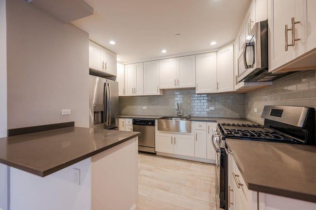 APT-204 - 661 W Broadway, Condo with 3 bedrooms, 2 bathrooms and null parking in Long Beach NY | Image 9