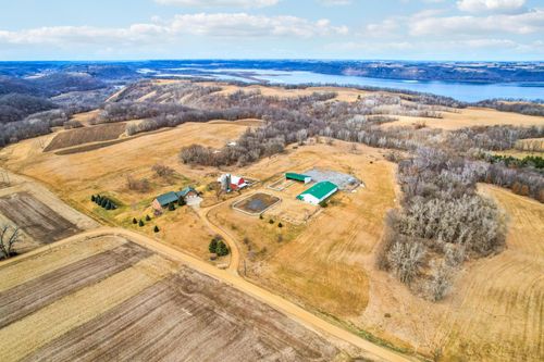 28983 320th Avenue Way, Red Wing, MN, 55066-6076 | Card Image