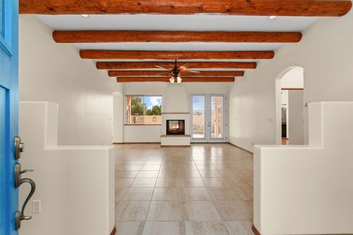 1561 Kachina Ridge Dr, Santa Fe, NM, 87507-5172 | Card Image