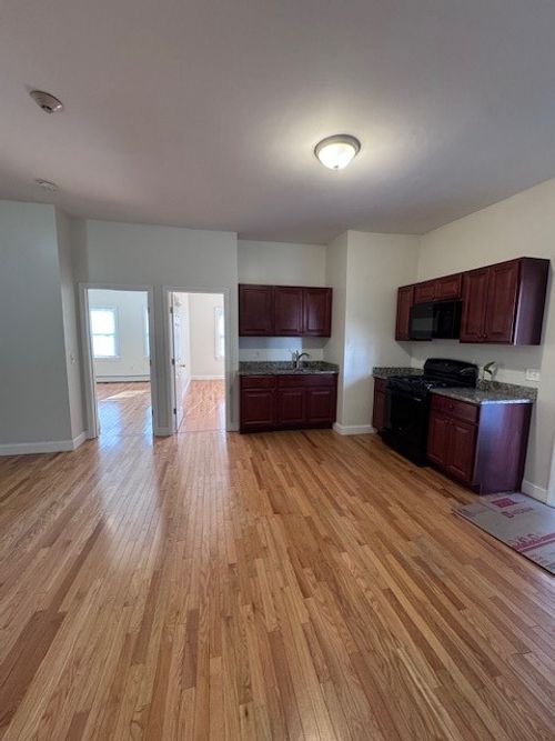 a-213 State St, Bristol, RI, 02809-3266 | Card Image