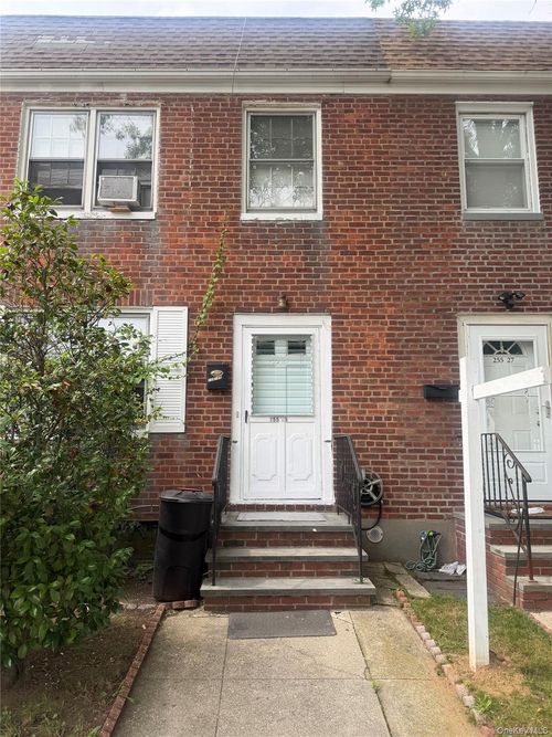 25525 E Williston Avenue, New York, NY, 11001 | Card Image
