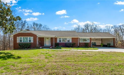 3291 Burton Rd, Thomasville, NC, 27360-8679 | Card Image
