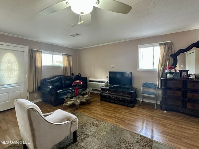 PRIMARY BEDROOM | Image 19