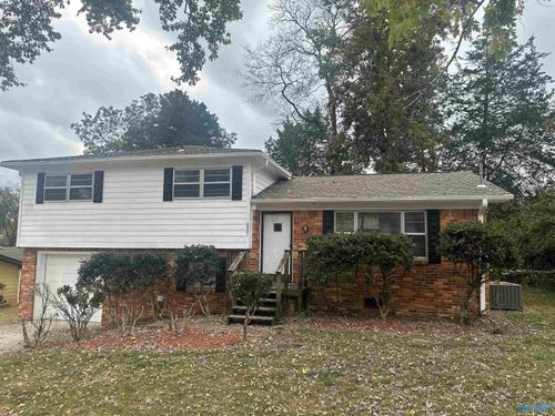 2807 Hilltop Ter Nw, Huntsville, AL, 35810-1861 | Card Image