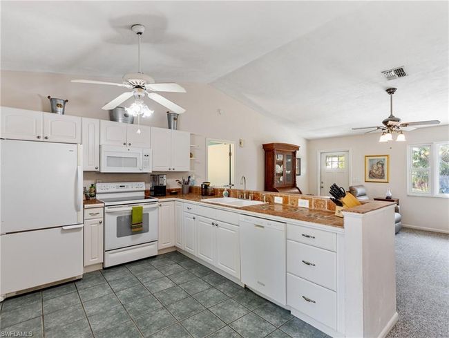 4724 Pembrooke Ln, House other with 3 bedrooms, 2 bathrooms and 2 parking in BONITA SPRINGS FL | Image 8