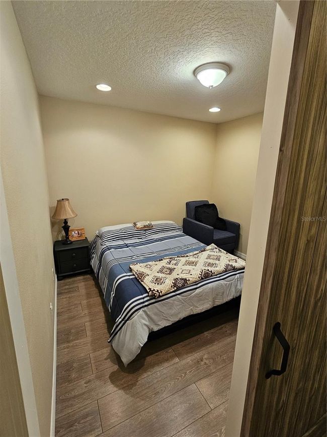 Den | Image 16