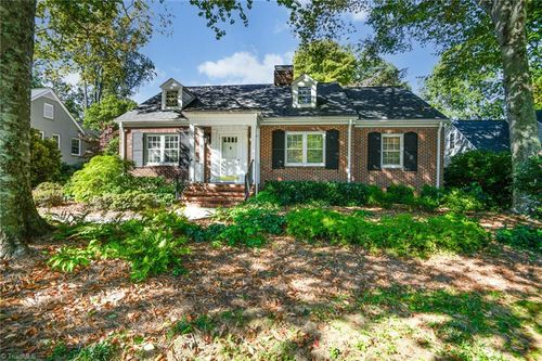 223 E Avondale Dr, Greensboro, NC, 27403-1045 | Card Image