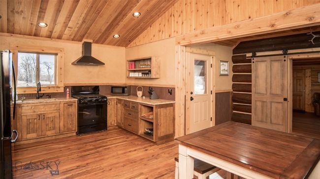 258 Howie Rd, Home with 6 bedrooms, 4 bathrooms and null parking in Big Timber MT | Image 73