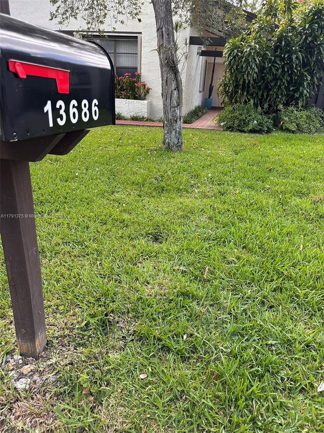 13686 Sw 116 Th Ln, House other with 3 bedrooms, 2 bathrooms and null parking in Miami FL | Image 24