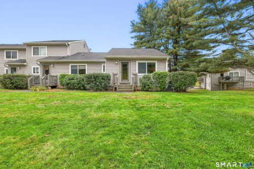26-26 Chelsea Ln, East Granby, CT, 06026-9635 | Card Image
