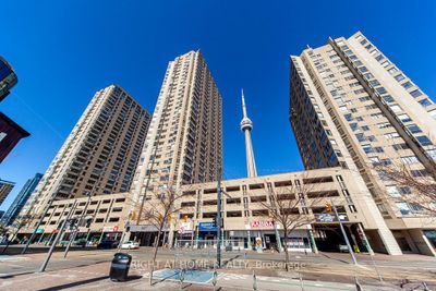 2404 - 260 Queens Quay W, Condo with 1 bedrooms, 1 bathrooms and null parking in Toronto ON | Image 1