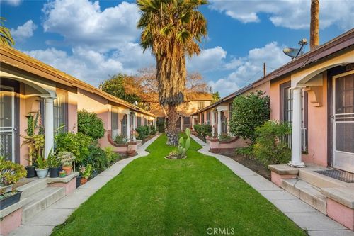 415c-417 Riverdale Dr, Glendale, CA, 91204-4836 | Card Image