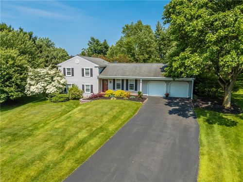 6 Wellington Cir, Fairport, NY, 14450-3720 | Card Image