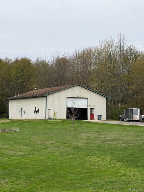 8128 Howard Rd, Marlette, MI, 48453-8407 | Card Image