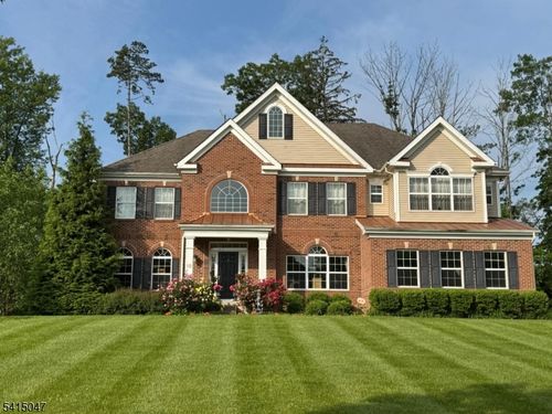 18 Walden Pl, Basking Ridge, NJ, 07920-2834 | Card Image