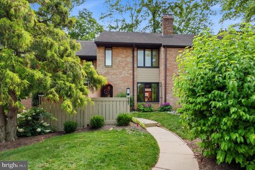 17-127 Woodgate Ln, PAOLI, PA, 19301-1428 | Card Image