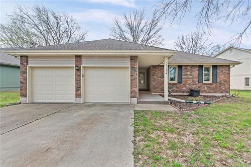 1808 Nw 4th Street Pl, Blue Springs, MO, 64014-1600 | Card Image