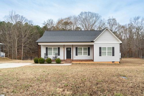 131 Plumcreek Ln, Enoree, SC, 29335-2235 | Card Image