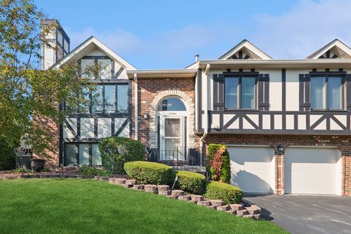 17594 Windsor Pkwy, Tinley Park, IL, 60487-7357 | Card Image