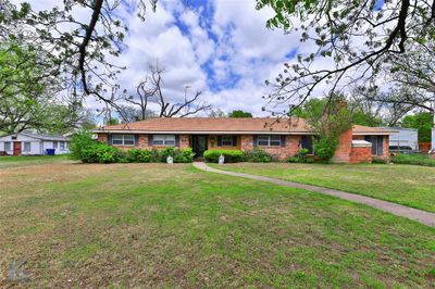 606 State Street, House other with 3 bedrooms, 1 bathrooms and null parking in Winters TX | Image 2