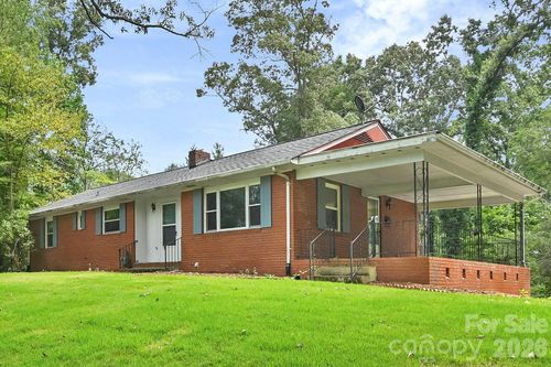 720 Mergans Ln, Hendersonville, NC, 28791-3144 | Card Image