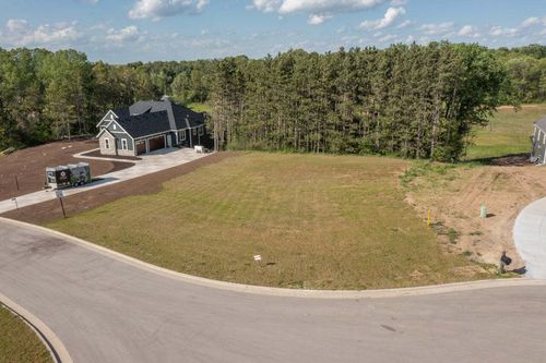 2040 Paradise Hill Ct, West Bend, WI, 53095-1500 | Card Image