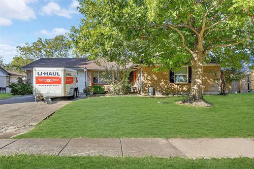 2947 Cameo Ln, Farmers Branch, TX, 75234-3605 | Card Image