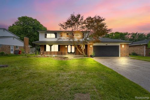 19128 Cheyenne St, Clinton Twp, MI, 48036-2126 | Card Image