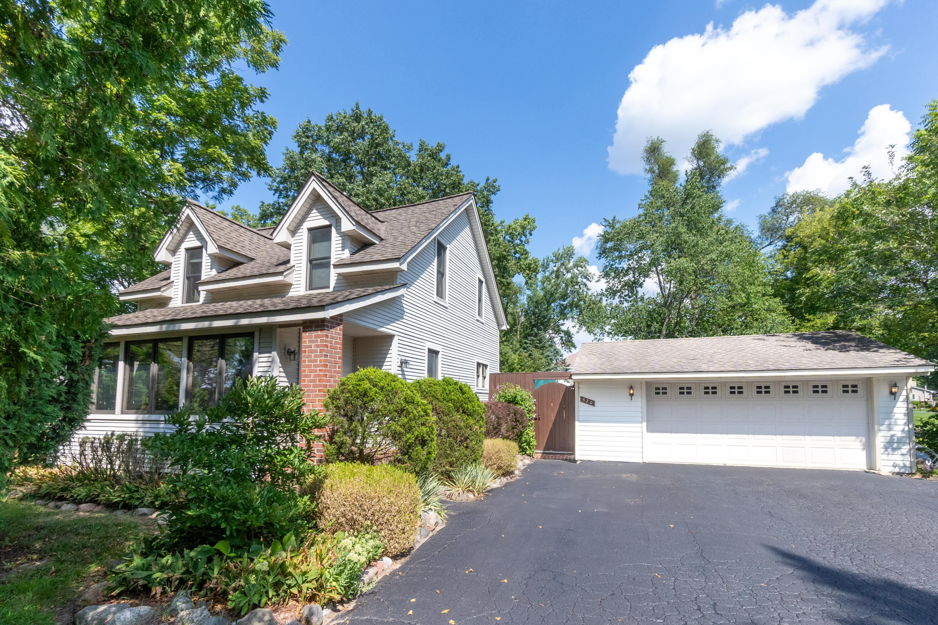 Decker Rd, Walled Lake, MI 48390