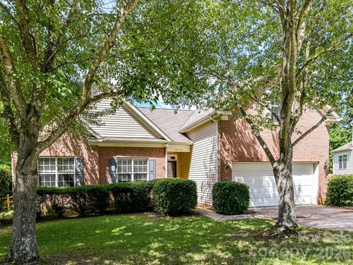 18418 Torrence Chapel Estates Cir, Cornelius, NC, 28031-6853 | Card Image