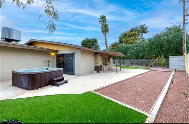 3597 Cochise Ln, House other with 4 bedrooms, 4 bathrooms and null parking in Las Vegas NV | Image 36