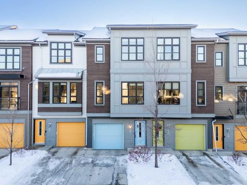 {{alt}} | Card Image