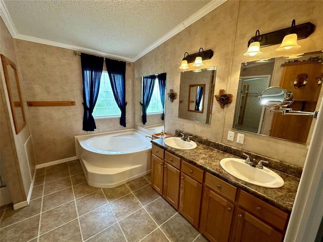 4064 Griffin Grove St, House other with 3 bedrooms, 2 bathrooms and 2 parking in Silsbee TX | Image 18