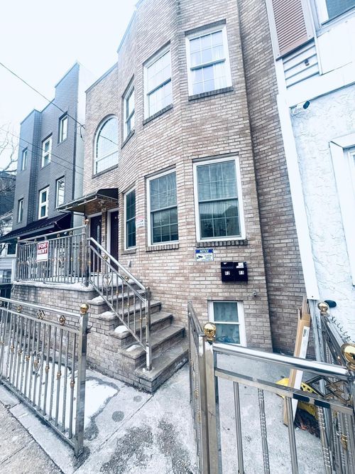 2-133 Zabriskie St, Jersey City, NJ, 07307-3711 | Card Image