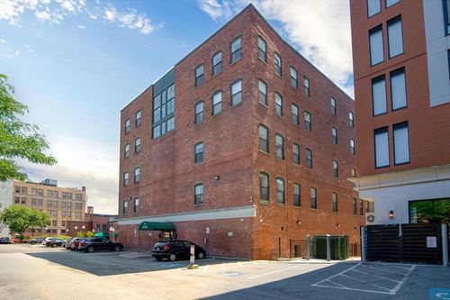 403-170 Oxford St, Lynn, MA, 01901-1147 | Card Image