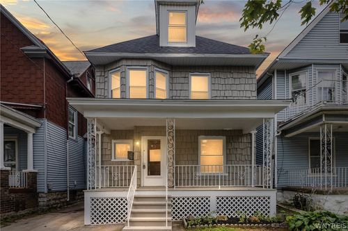 89 Briggs Ave, Buffalo, NY, 14207-1425 | Card Image