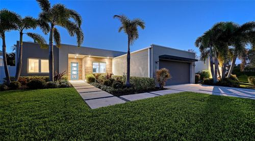 2215 Datura St, Sarasota, FL, 34239-3914 | Card Image